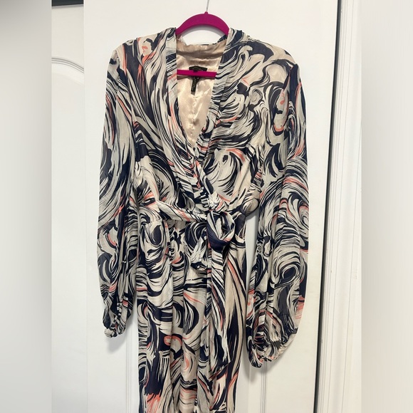 SILK Women’s Laundry Dress - Picture 3 of 4